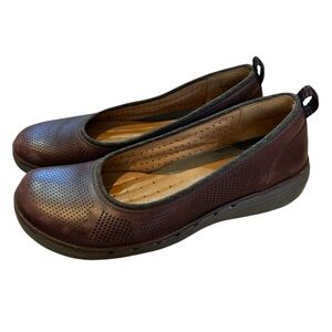 Clarks Artisan Loafers Mary Jane Pebbled Leather Burgundy Cushioned 7.5.
